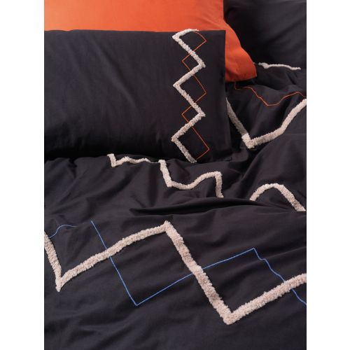 L'essential Maison Mirely - Tile Red Tile Red
Black Ranforce Double Quilt Cover Set slika 2