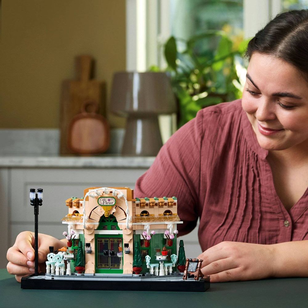 LEGO 10362 Francuski Cafe slika 8