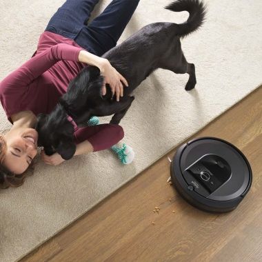 iRobot® Roomba® i7 (i7150) - Uči vašu kuću. Uklapa se u vaš život.