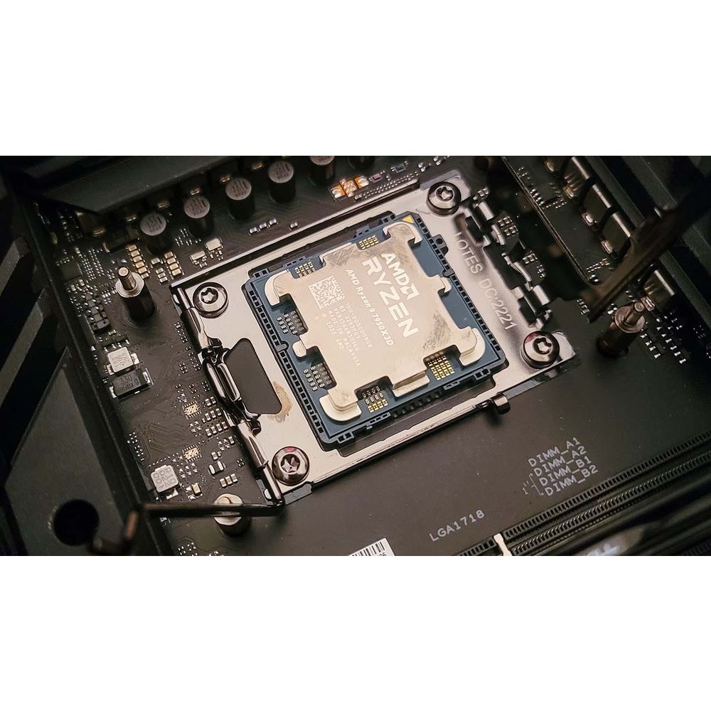 AMD Ryzen 9 9950X3D  slika 3