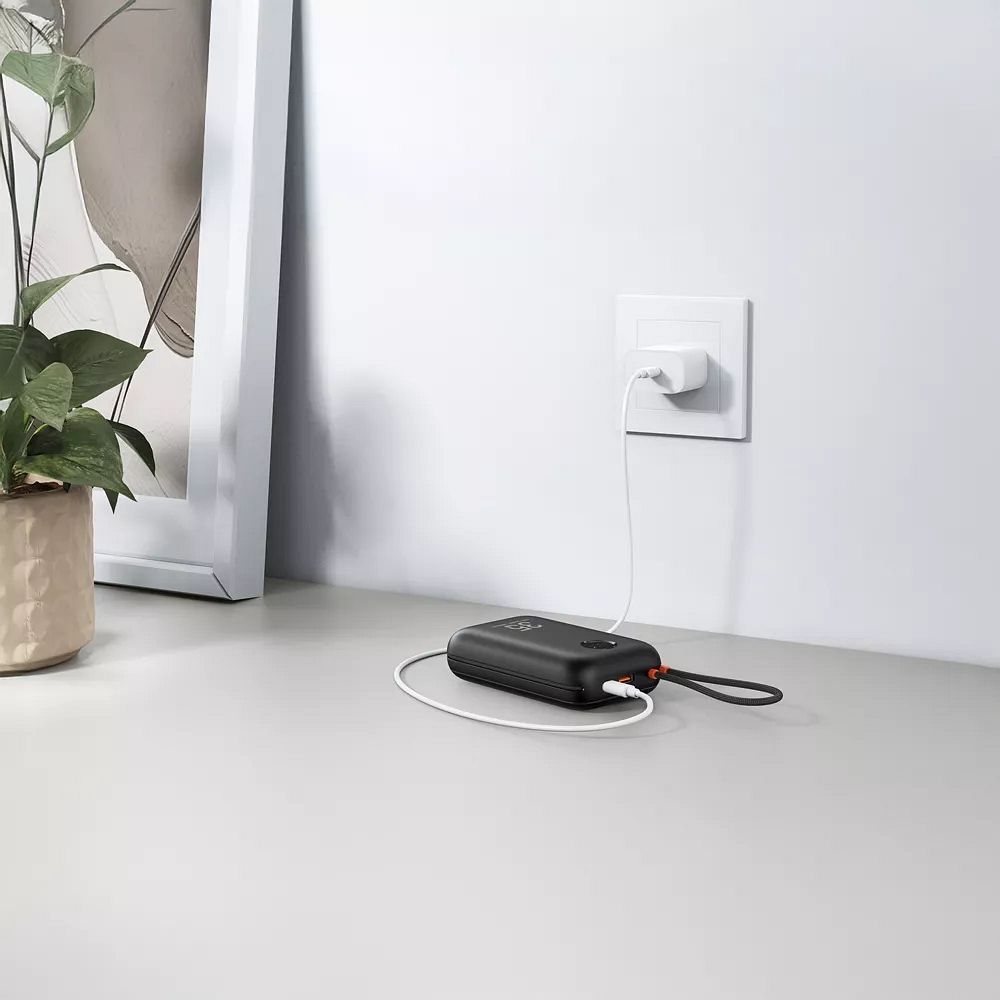 Powerbank Veger K3 PD QC3.0 35W 30000 mAh s ugrađenim Type-C / Lightning kabelima crne boje slika 5