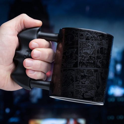 PALADONE BATMAN BATARANG SHAPED MUG slika 3