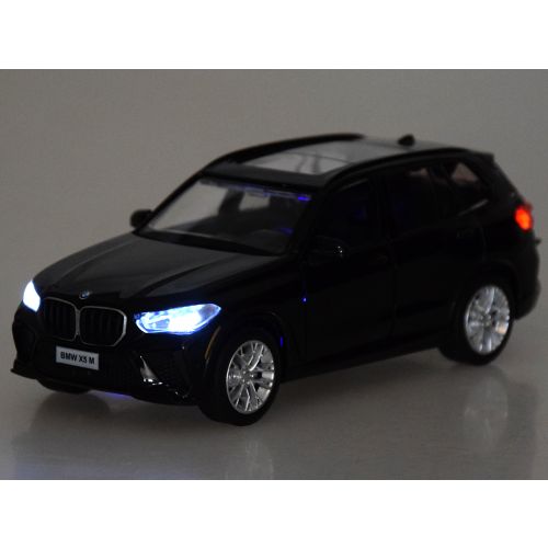 Metalni BMW X5M s efektima slika 10