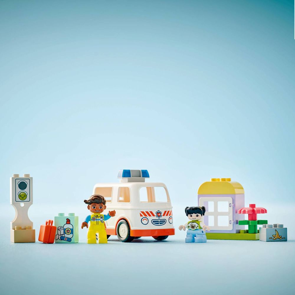 LEGO 10447 Kola hitne pomoći i vozač slika 8