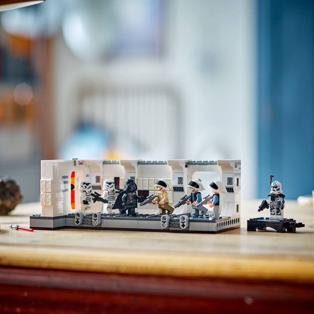 LEGO 75387 Ukrcavanje u Tantive IV slika 8