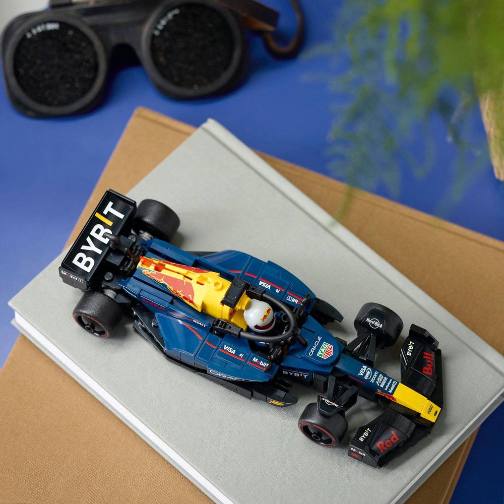 LEGO 77243 Oracle Red Bull Racing Rb20 F1® Trkaći auto slika 9