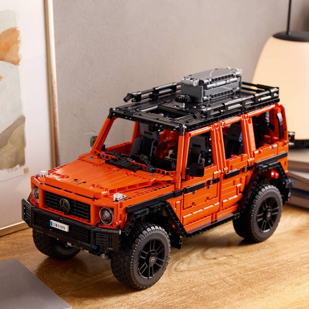 LEGO 42177 Mercedes Benz G500 Prof.Line slika 11