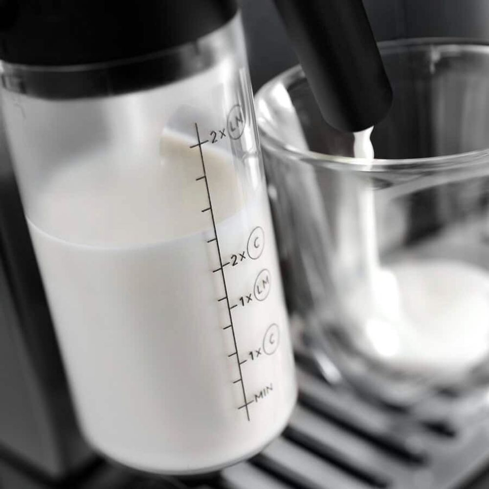 DeLonghi aparat za kafu Magnifica Evo slika 12