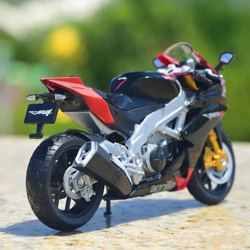 Aprilia RSV 4 Factory 1:18 slika 2