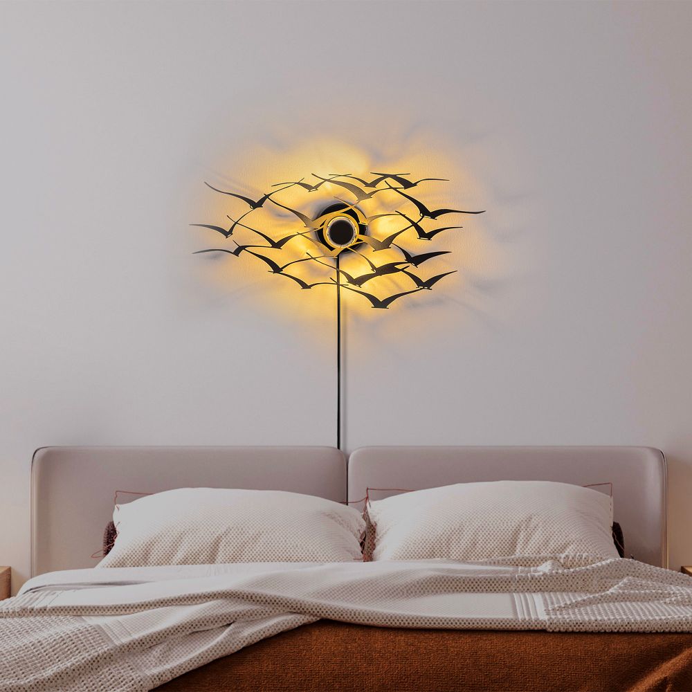 Crna Zidna Lampa sa Letjećim Pticama slika 2