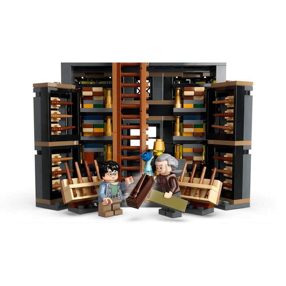 LEGO 76439 Prodavnica Olivandera i Butik Madam Malkin slika 5