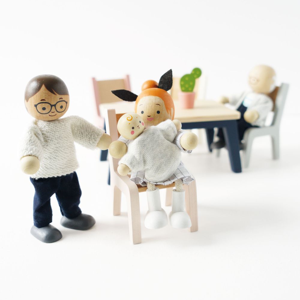 Le Toy Van Set drvenih figurica Moja porodica slika 15