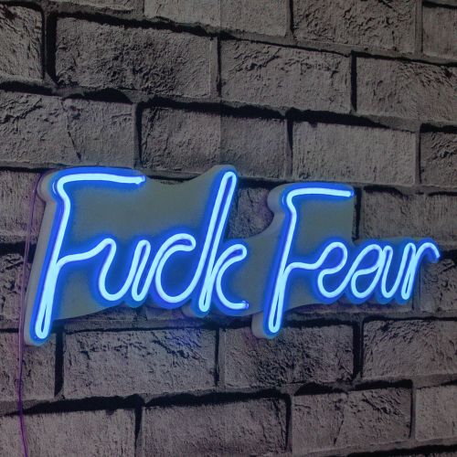 Wallity Ukrasna plastična LED rasvjeta, Fuck Fear - Blue slika 9