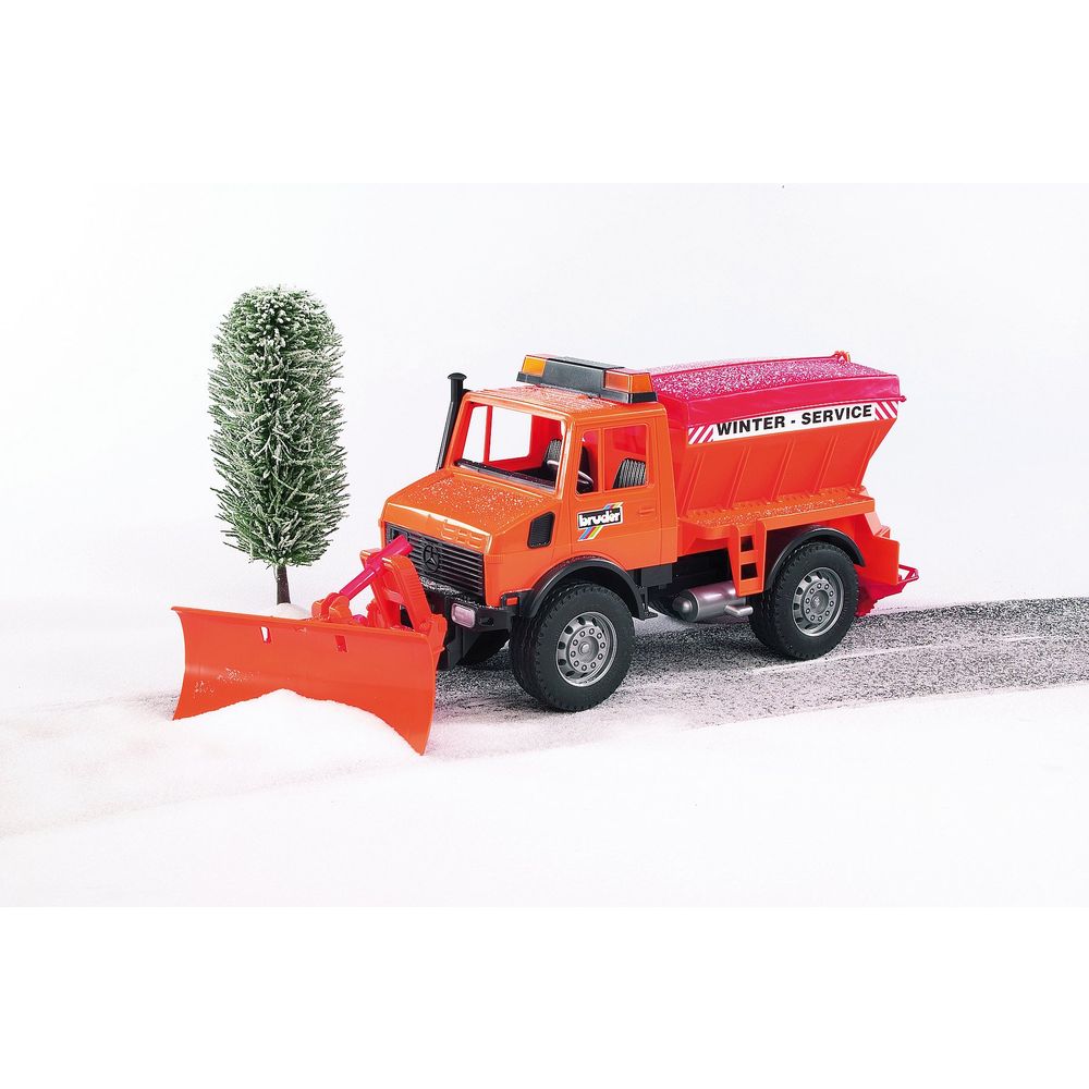 Bruder Mercedes-Benz Unimog 2572 Vozilo zimske službe sa grtalicom slika 2