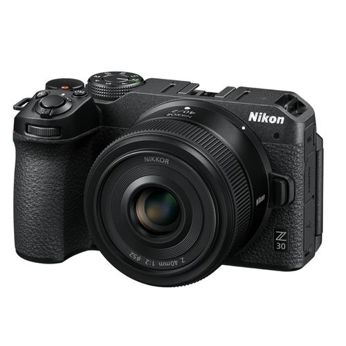 NIKON Dig Z30 + 18-140mm f/3.5-6.3 VR DX slika 5
