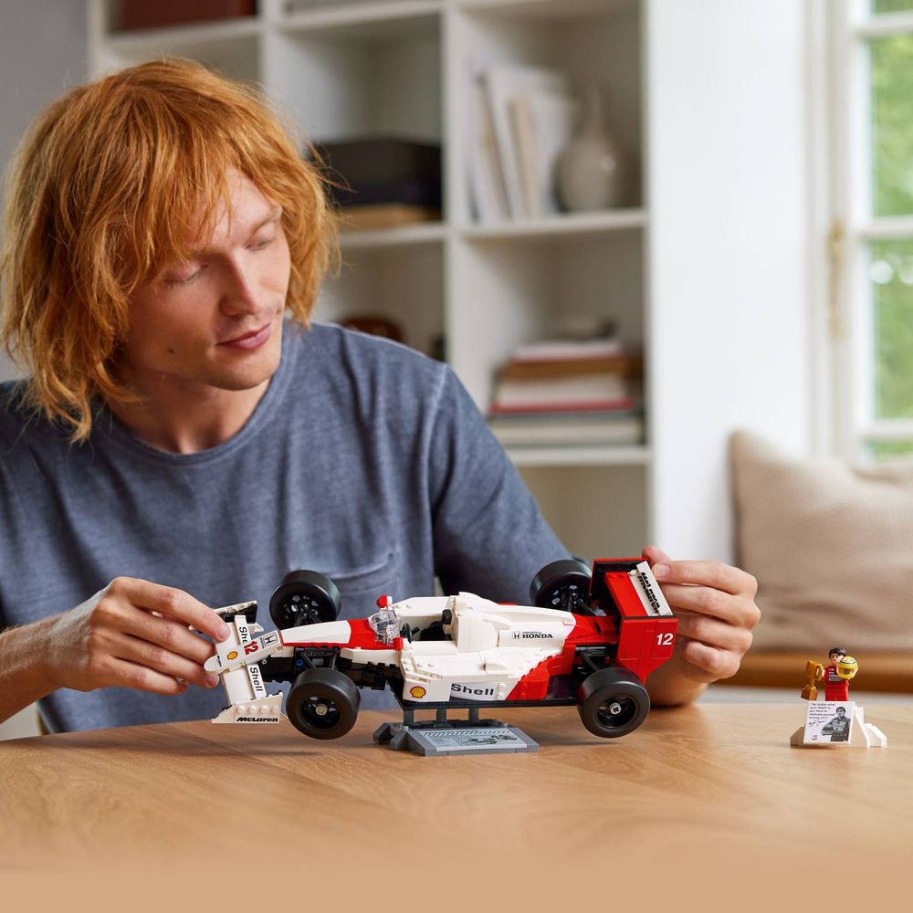 LEGO 10330 McLaren F1 MP4/4 i Ayrton Senna slika 9