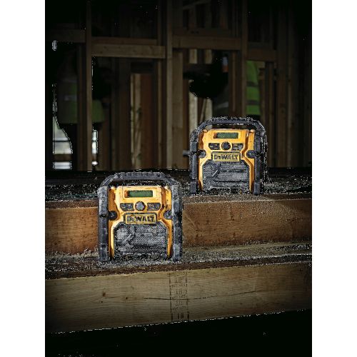 Dewalt DCR019 fm/am digitalni radio slika 2