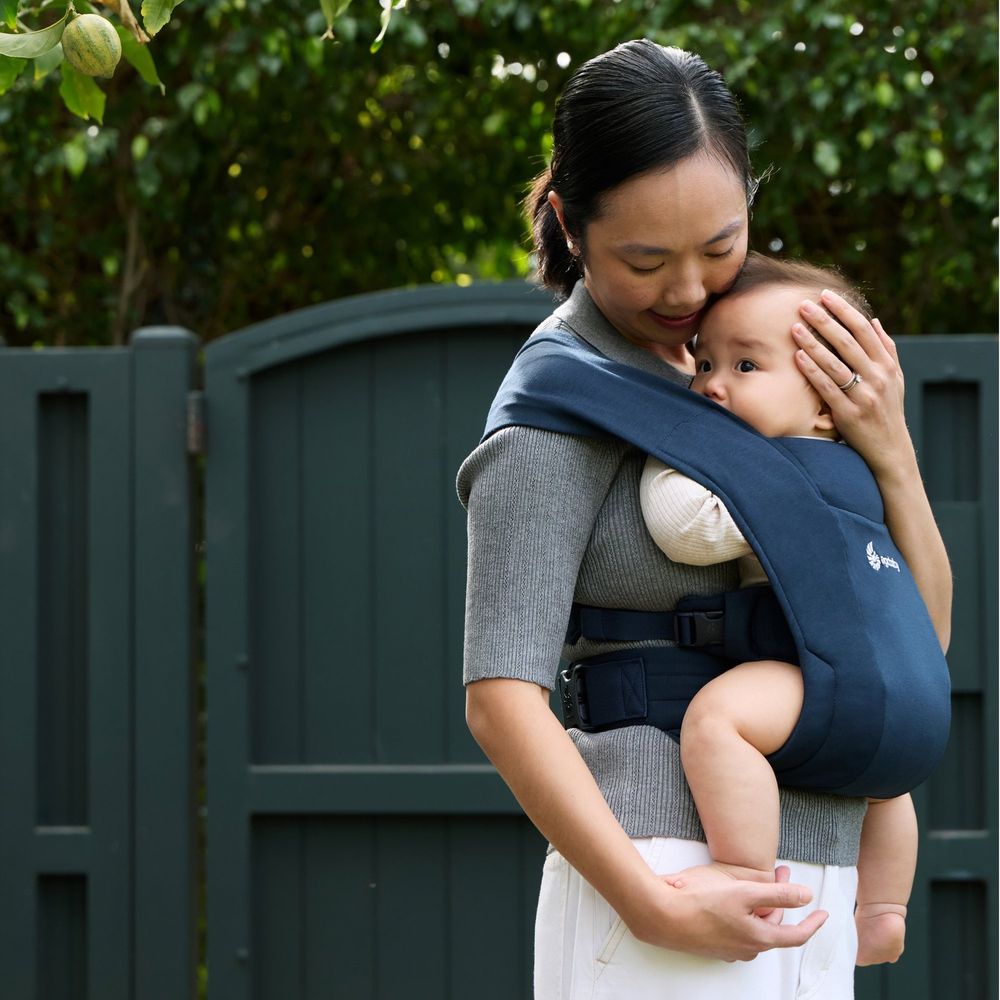 Ergobaby Embrace nosiljka, Midnight Blue slika 11