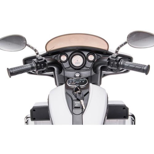 Tricikl Goldwing bijeli - motor na akumulator slika 4