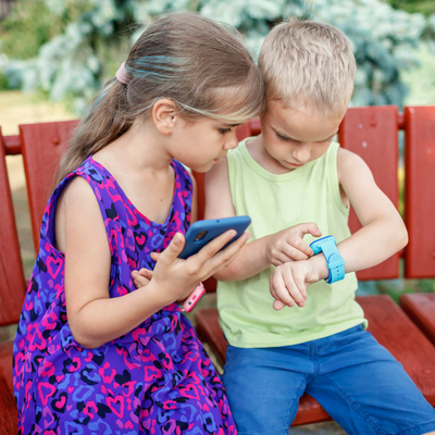 Dječji pametni satovi vs. mobilni telefoni: Pronađite savršen uređaj za vaše dijete