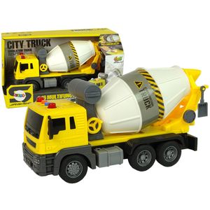 Kamion miješalica za beton žuta