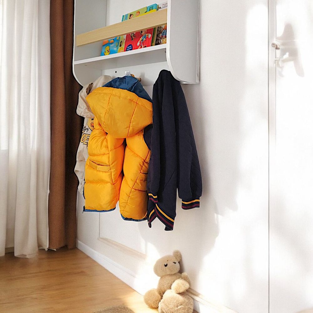 Kinder Home Dječija zidna polica sa vješalicama, Bijela slika 11