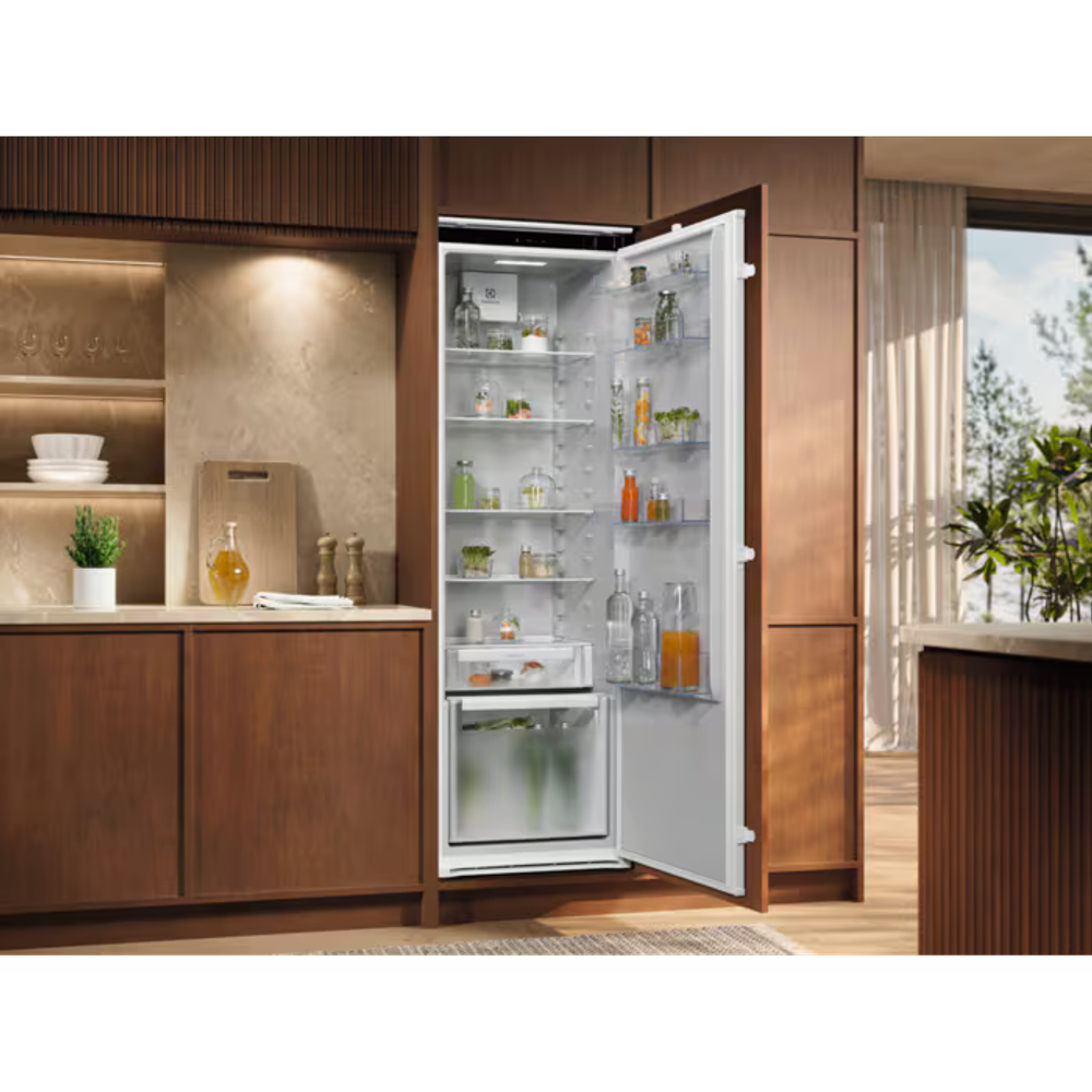 Electrolux ugradbeni hladnjak ERD6DE18S1 slika 4