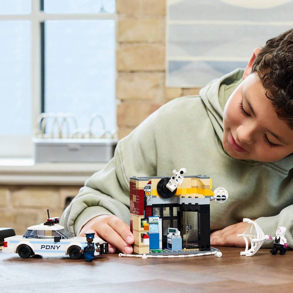 LEGO 76311 Spider-Svijet: Miles Morales protiv Spota slika 8