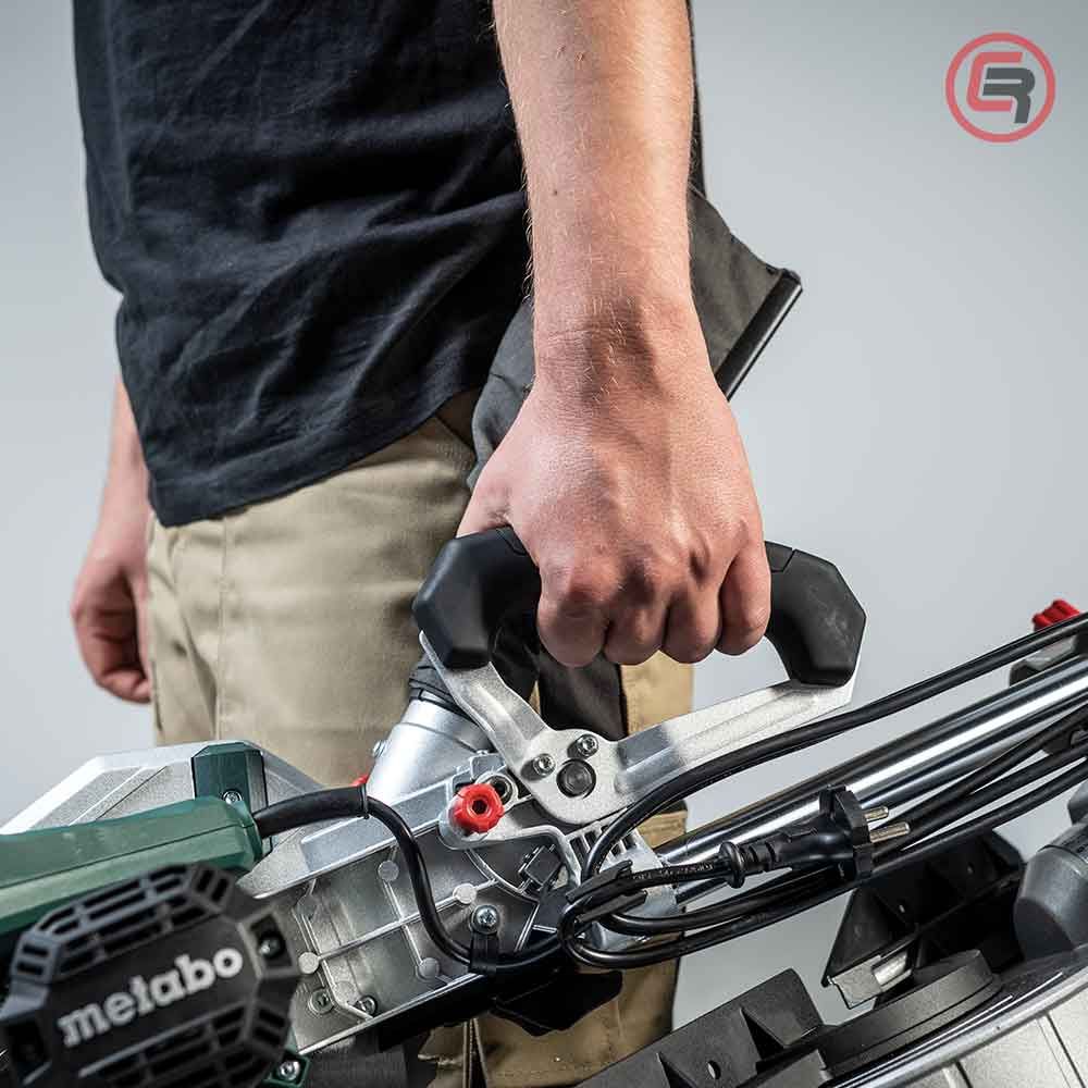 Metabo Pila Kružna KGS 305 M Za Kutno Rezanje Potezna 305 mm / 2,0 kW Sa Dva Lista Pile – 613305900 slika 6