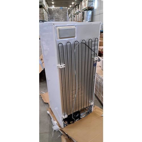 Beko RFSA240M41WN Vertikalni zamrzivač 240 L, Visina 150.8 cm - OGREBAN slika 5