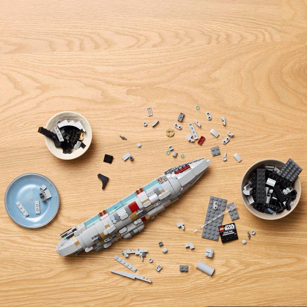 LEGO 75405 Krstarica Home One slika 7
