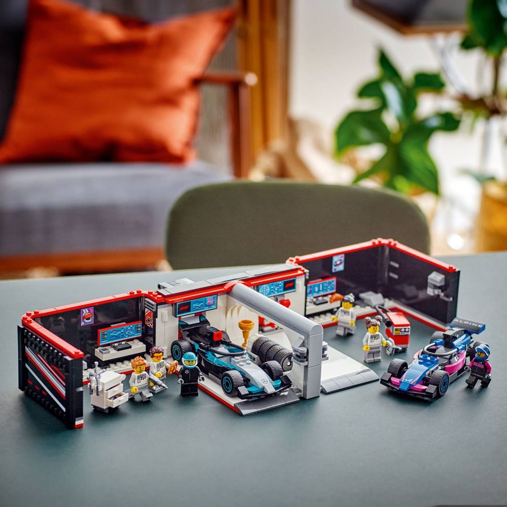 LEGO 60444 Garaža za F1® sa autima Mercedes-AMG i Alpine slika 10