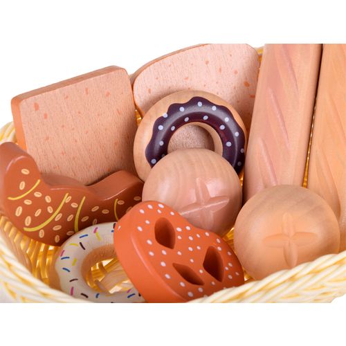 Drveni pekarski proizvodi u košarici slika 4