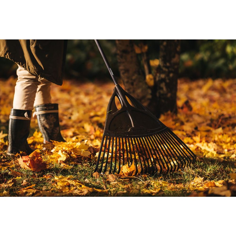 FISKARS grablje za lišće Solid 1735x646mm Al drška 1015645 slika 4