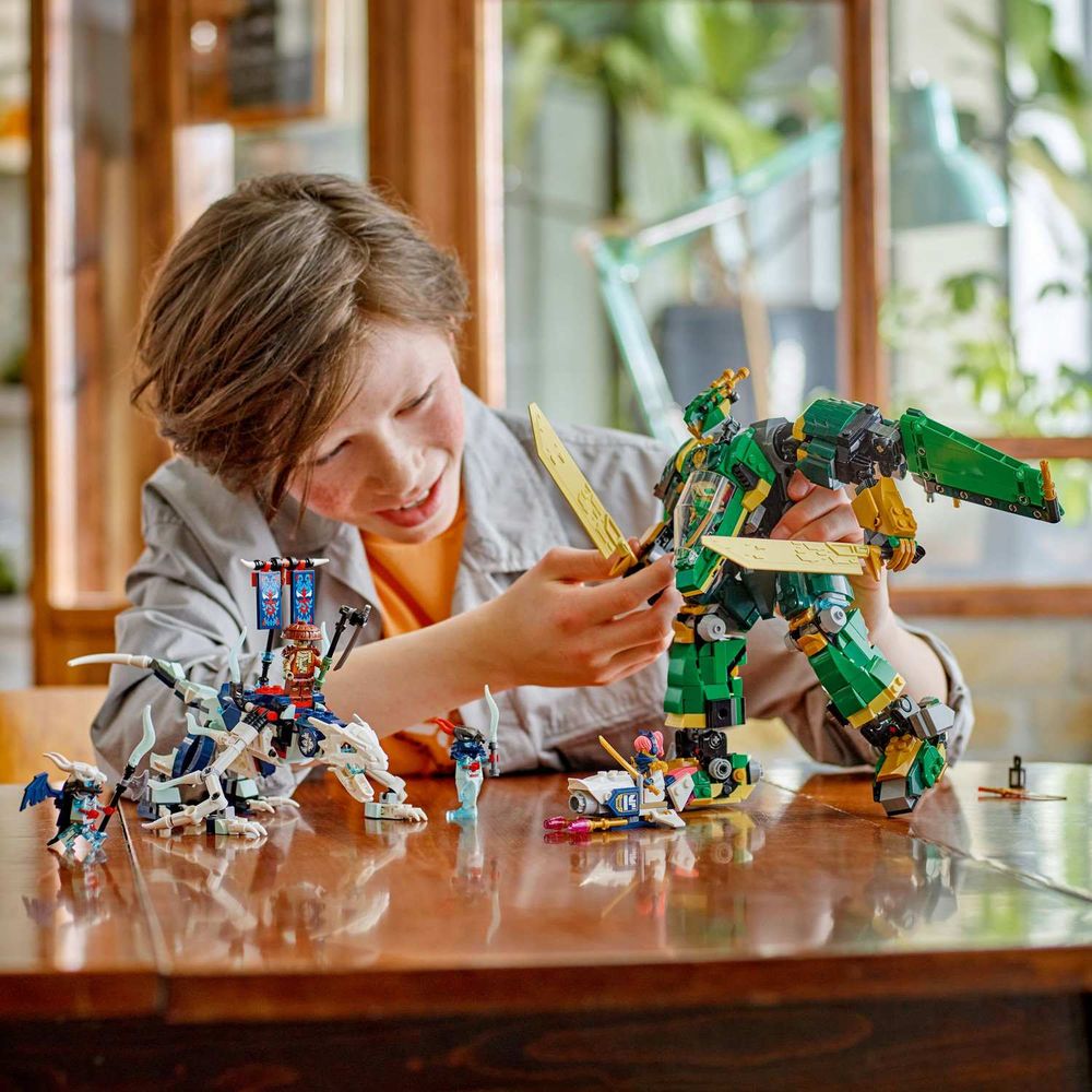 LEGO 71845 Lloyd's Jet Mech slika 7