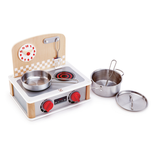 Hape Drveni šporet sa setom metalnog posuđa Kitchen & Grill Set E3151A