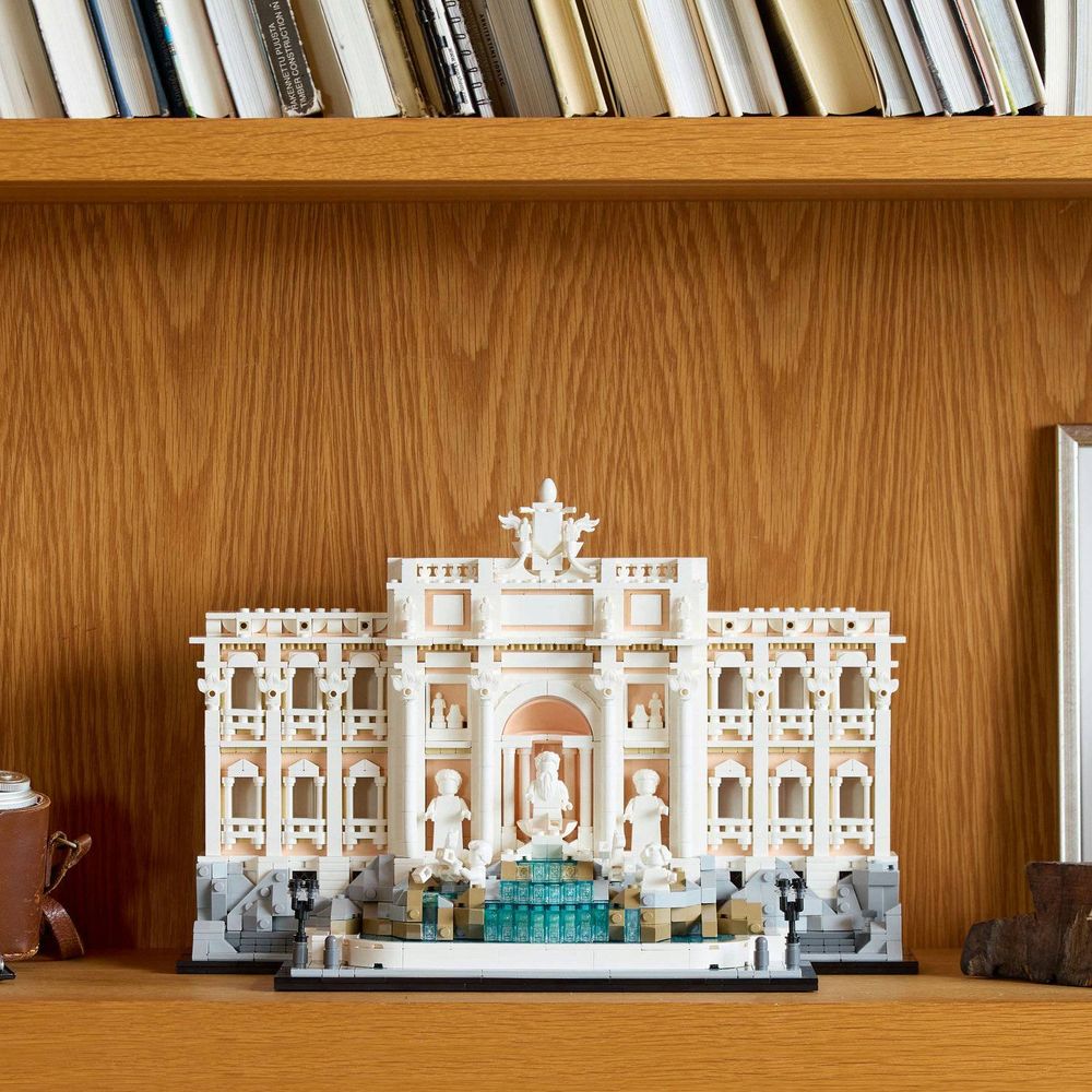 LEGO 21062 Trevi Fountain slika 9