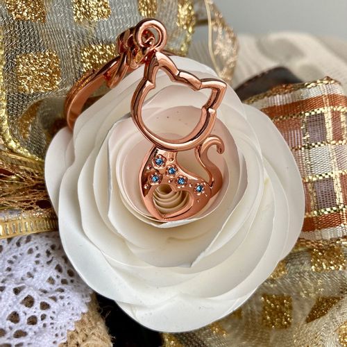 Viter Privezak maca rose gold slika 3