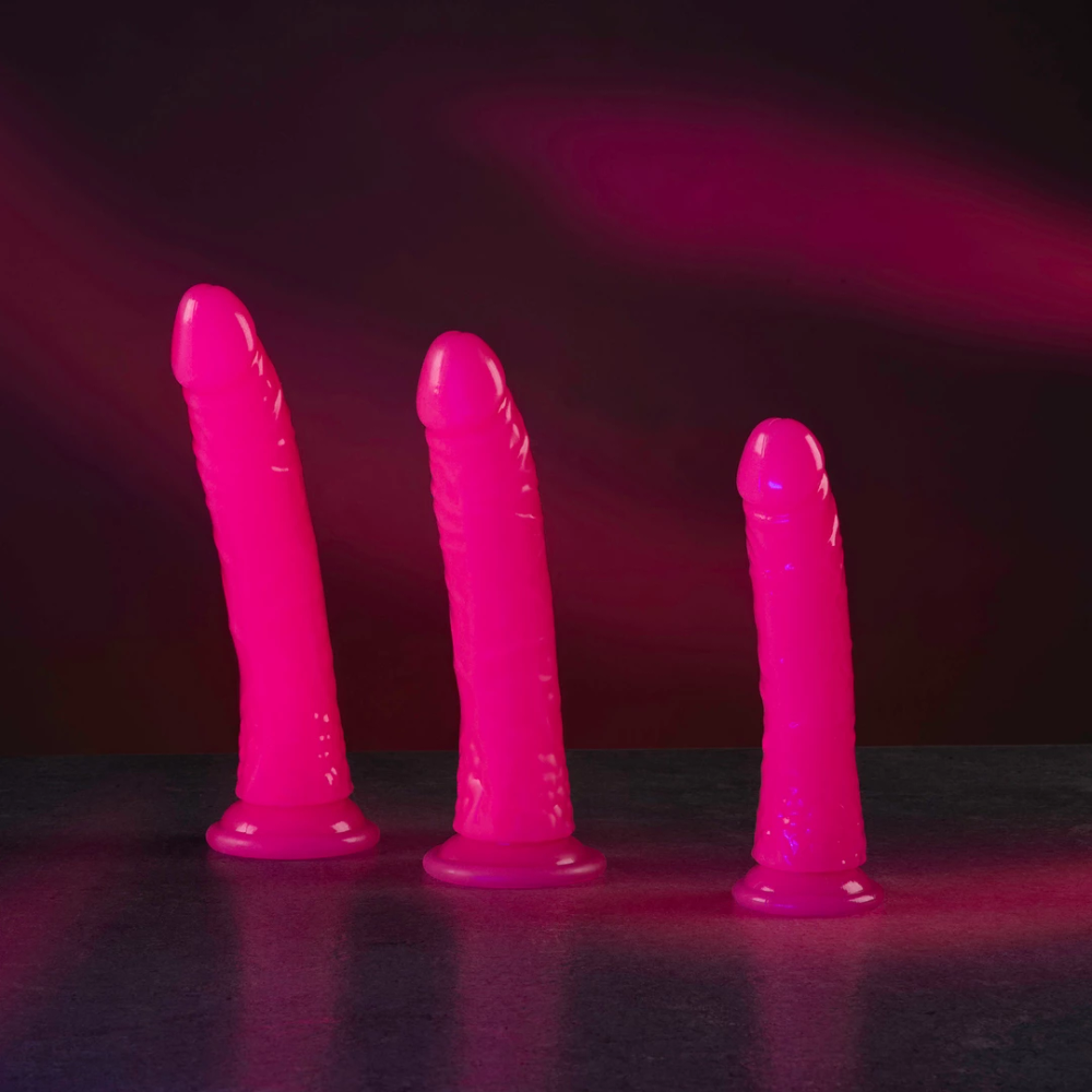 RealRock by Shots Tanki realistični dildo s vakuumskom čašicom - Sjaj u tami - 8'' / 20 cm slika 5
