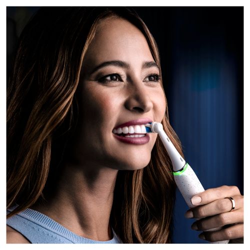 Oral-B električna četkica iO10 STARDUST WHITE slika 10