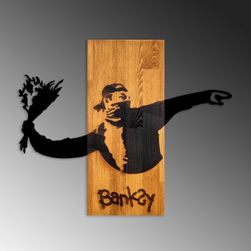 Banksy - Dekorativni Drveni Zidni Ukras 'Flower Thrower' u Boji Oraha i Crnoj slika 6