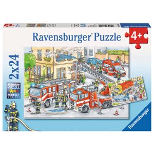 Ravensburger Puzzle: Nesreća u Gradu - Vatrogasci Gase Požar (2x24 komada)