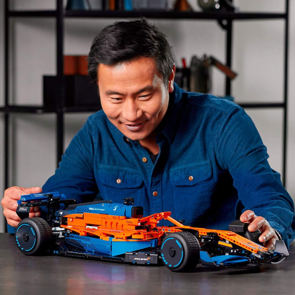 LEGO 42141 McLaren Formula 1 slika 2