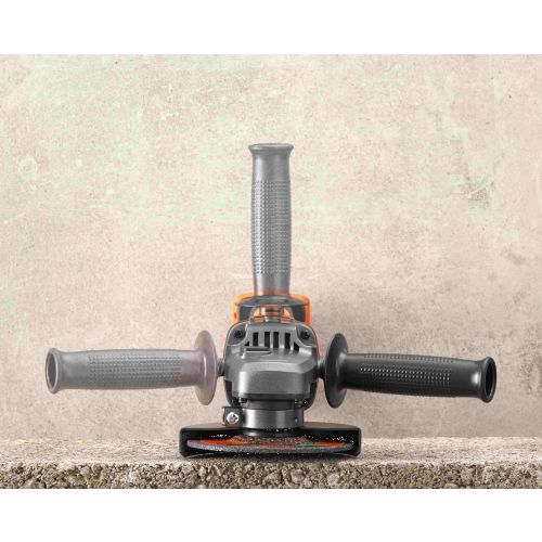 Black&Decker brusilica kutna akumulatorska 18 V bez baterije BCG720N slika 2