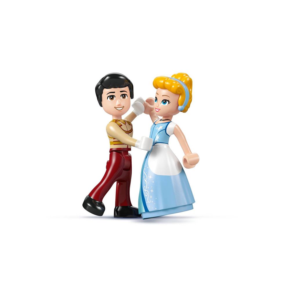 LEGO 43275 Pepeljugin dvorac i kočija sa konjem slika 4