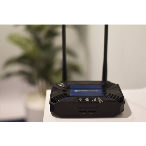 Teltonika LTE CAT6 Router TCR100 slika 3