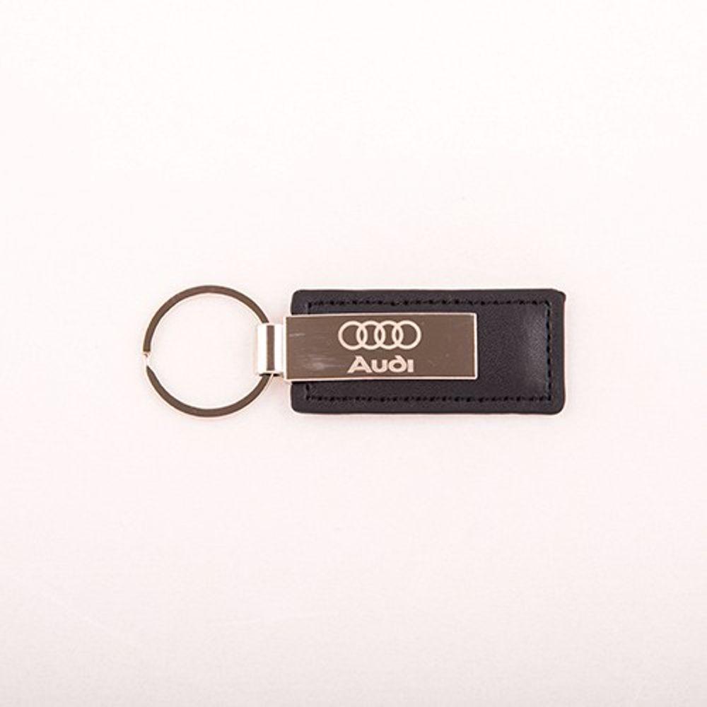 Privjesak za ključ od prave kože s metalnim detaljima - Audi slika 1