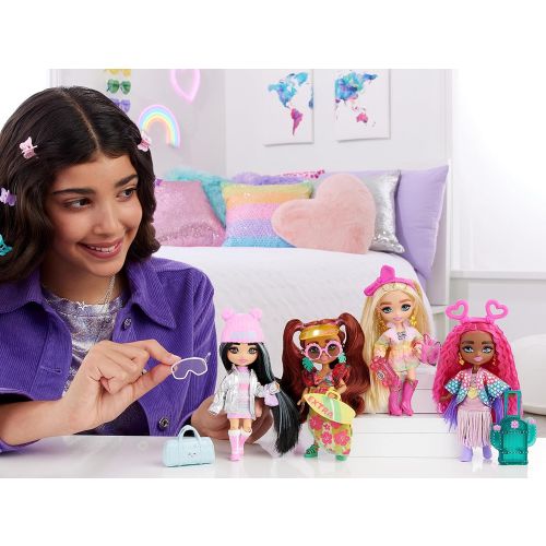 Lutka Barbie Extra Fly Minis - Plažni set sa smešnom kosom slika 3