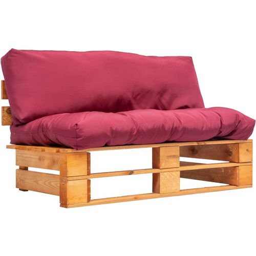 Vrtna sofa od paleta od borovine s crvenim jastucima slika 1