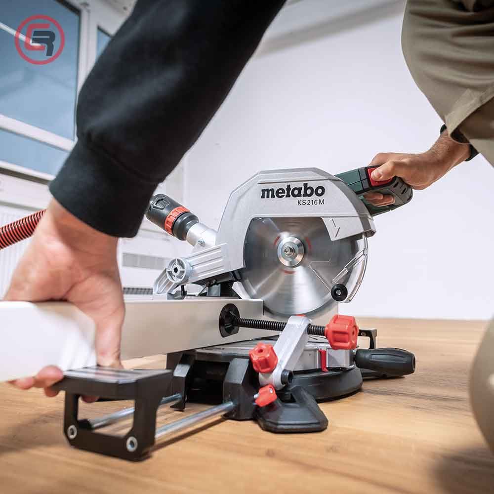Metabo Pila Kružna KS 216 M Za Kutno Rezanje 216 mm / 1,35 kW Sa Dva Lista Pile – 610216900 slika 2